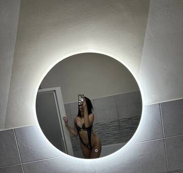 Public Photo of CallMeDalia